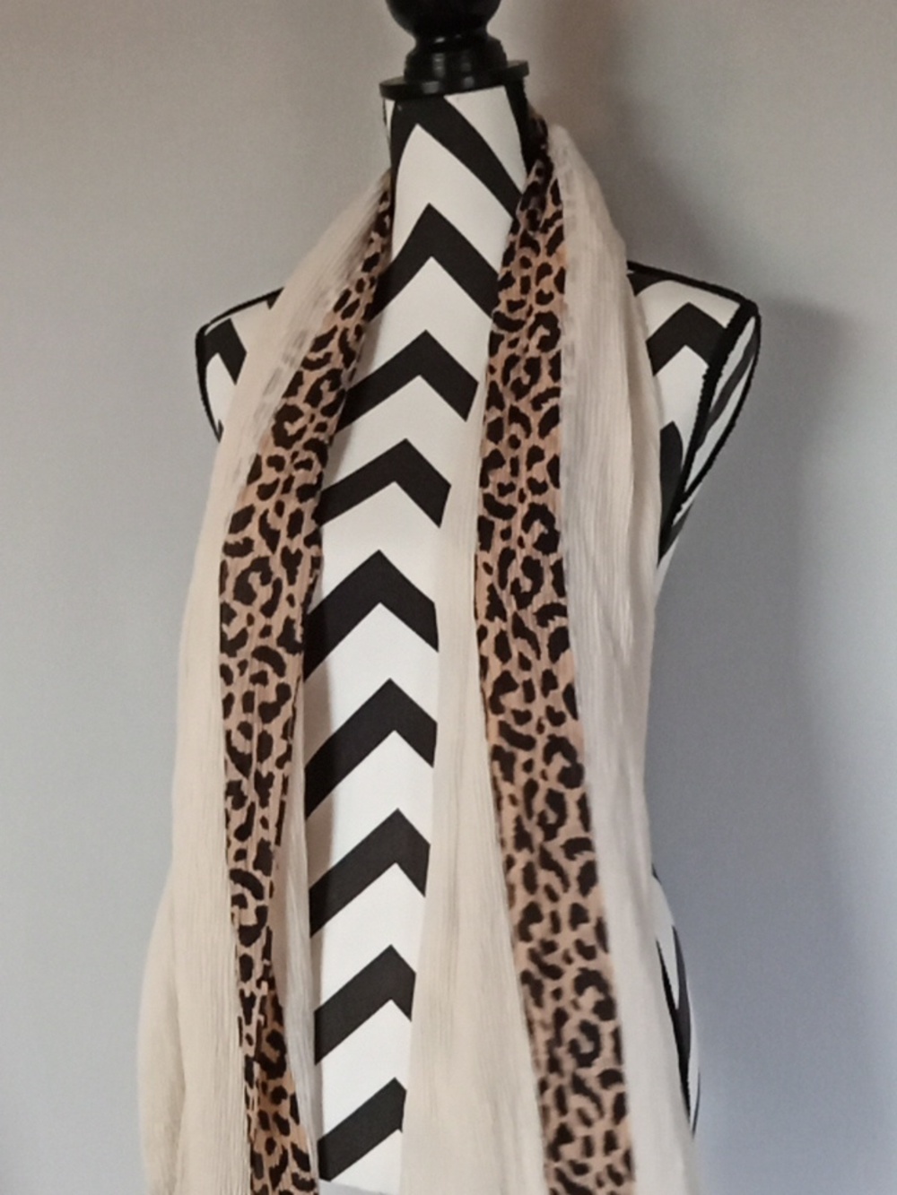 New Ladies Scarf - Picture 3 of 3